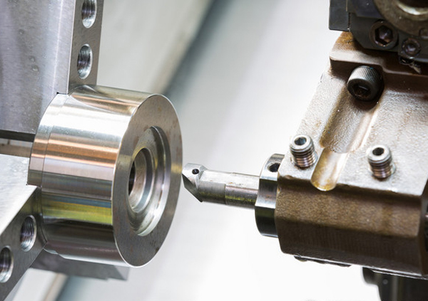 走到(dào)岔路(lù)口的(de)汽車(chē)芯片